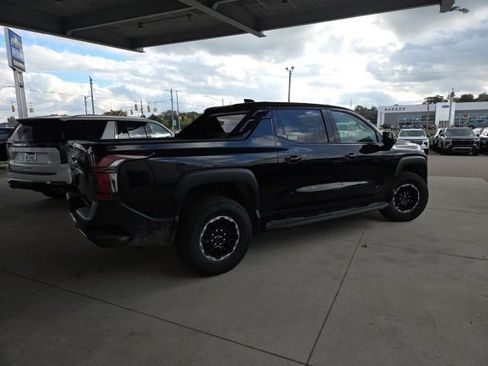 New 2026 Chevrolet Silverado EV Trail Boss image 7