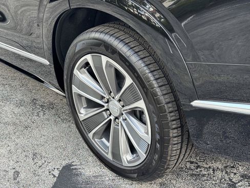 Used 2026 Cadillac Vistiq Luxury AWD/4WD image 12