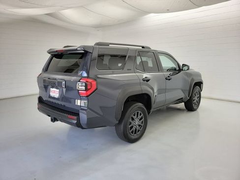 Used 2025 Toyota 4Runner SR5 AWD/4WD image 5