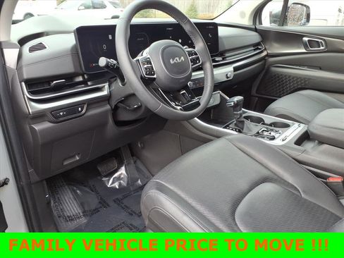 Used 2025 Kia Carnival SX Prestige image 16