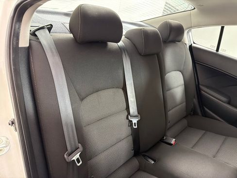 Used 2017 Kia Forte LX image 19