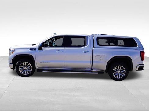 Used 2022 GMC Sierra 1500 SLT w/ SLT Premium Plus Package AWD/4WD image 9