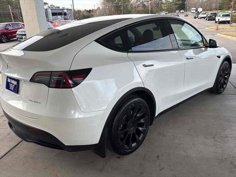 Used 2023 Tesla Model Y Long Range image 4