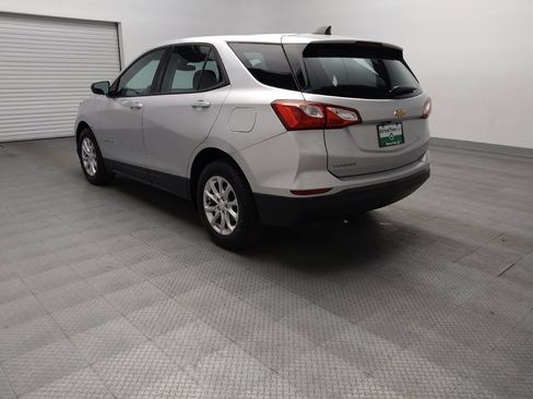 Used 2019 Chevrolet Equinox LS FWD image 5