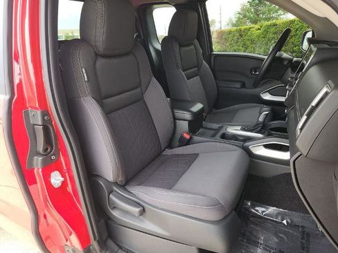 Certified 2025 Nissan Frontier SV RWD image 15