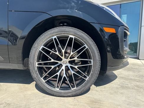 Used 2023 Porsche Macan AWD/4WD image 9