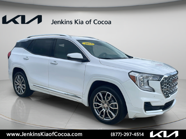 Used 2023 GMC Terrain Denali AWD/4WD image 1