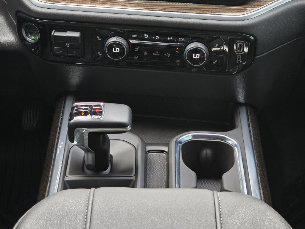 Used 2026 Chevrolet Silverado 1500 LT Trail Boss w/ LT Trail Boss Premium Package AWD/4WD image 22