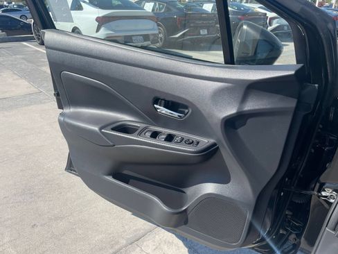 Used 2025 Nissan Versa SV FWD image 18