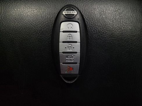 Used 2019 Nissan Pathfinder SL FWD image 32