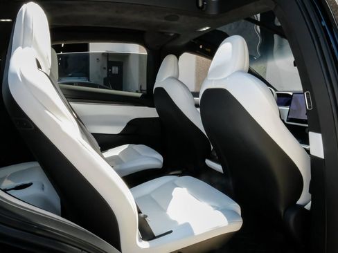 Used 2026 Tesla Model X Plaid AWD/4WD image 43