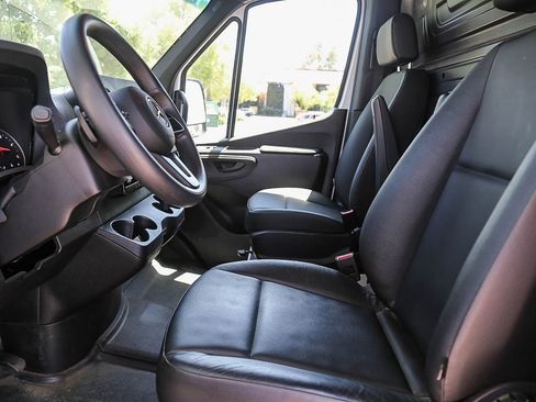 Used 2024 Mercedes-Benz Sprinter 3500 image 5