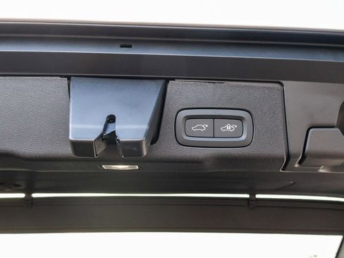 New 2026 Volvo XC60 B5 Plus w/ Climate Package image 27