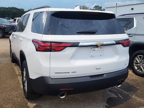 Used 2023 Chevrolet Traverse LT AWD/4WD image 2