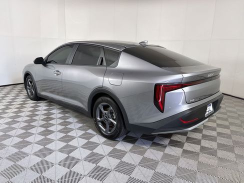 Used 2025 Kia K4 FWD image 3