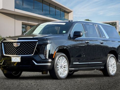 Certified 2025 Cadillac Escalade ESV Premium Luxury image 37