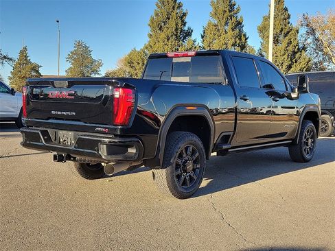 Used 2025 GMC Sierra 2500 AT4 w/ AT4 Premium Plus Package image 11