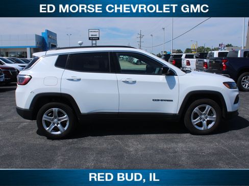 Used 2024 Jeep Compass Latitude AWD/4WD image 2