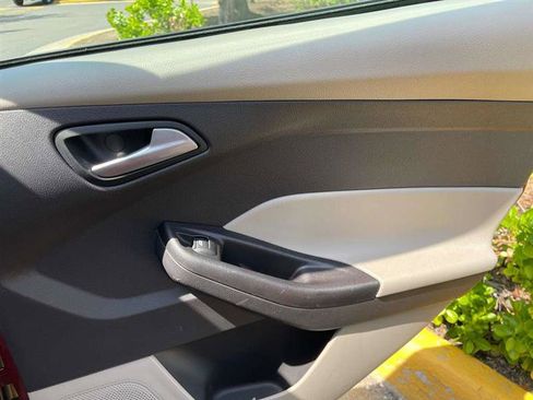Used 2014 Ford Focus SE image 90
