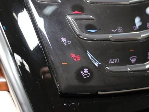 Used 2017 Cadillac Escalade Luxury image 23