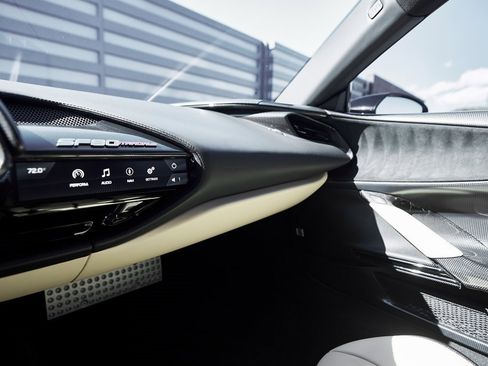 Used 2022 Ferrari SF90 Stradale image 70