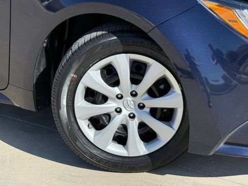 Used 2024 Toyota Corolla LE FWD image 2