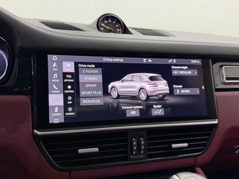 Certified 2021 Porsche Cayenne Turbo S AWD/4WD image 50