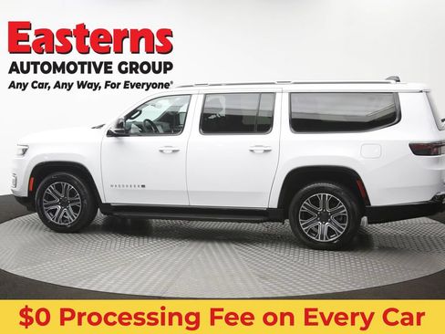Used 2024 Jeep Wagoneer L Series II RWD image 65