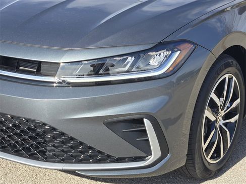 New 2026 Volkswagen Jetta SE image 6