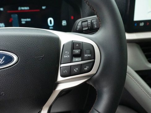 Used 2025 Ford Explorer Active w/ Active Comfort Package RWD image 27