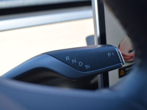 Used 2018 Tesla Model 3 Long Range RWD image 11
