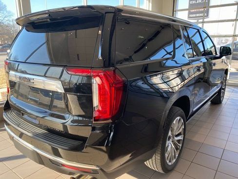 Used 2021 GMC Yukon XL Denali w/ Denali Premium Package image 7