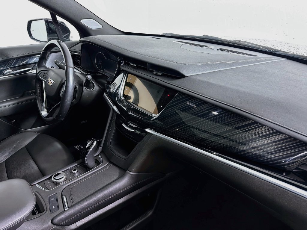 Used 2024 Cadillac XT6 Premium Luxury AWD/4WD image 31