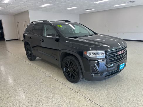 Used 2023 GMC Acadia SLE w/ Driver Convenience Package image 5