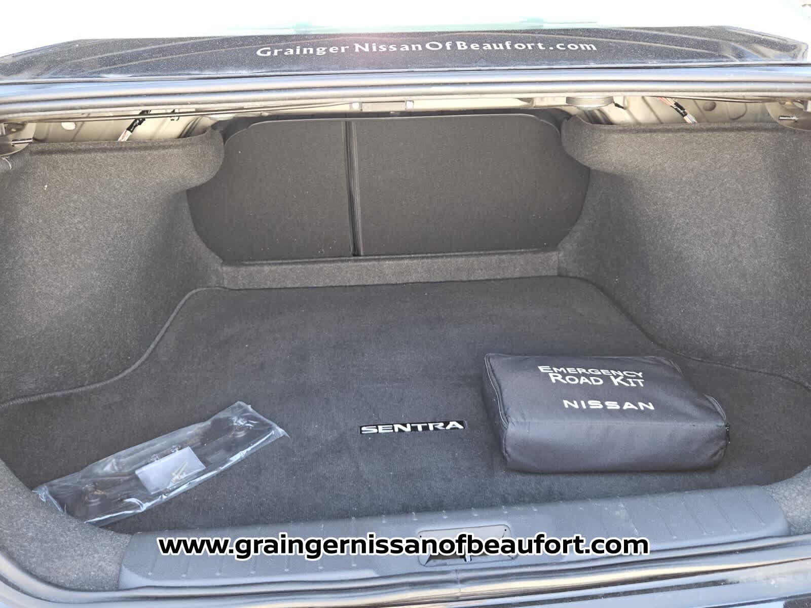 Used 2025 Nissan Sentra SV FWD image 6