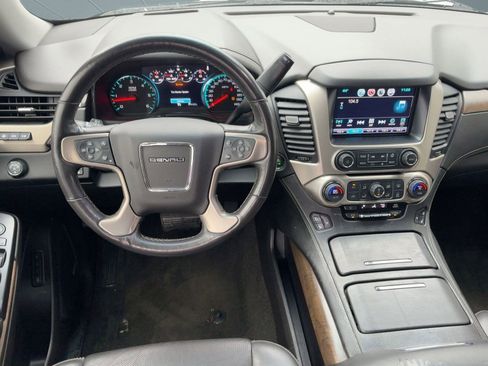Used 2018 GMC Yukon Denali image 26