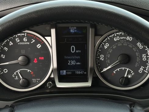 Used 2023 Toyota Tacoma SR5 RWD image 17
