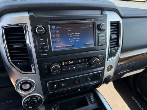 Used 2017 Nissan Titan SL w/ SL Towing Convenience Package AWD/4WD image 17