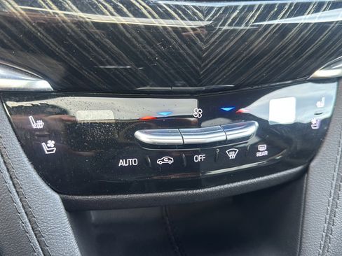 Used 2023 Cadillac XT6 Premium Luxury image 40