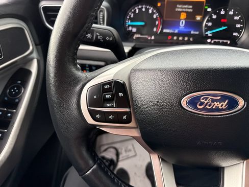 Used 2024 Ford Explorer XLT w/ Equipment Group 202A AWD/4WD image 40