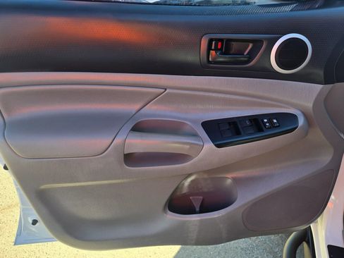 Used 2015 Toyota Tacoma 4x4 Double Cab w/ TRD Sport Package image 9