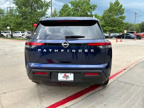 Used 2025 Nissan Pathfinder SV FWD image 7
