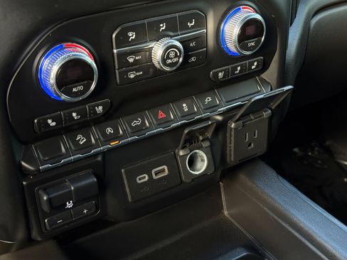 Used 2021 GMC Sierra 1500 SLT image 21