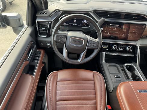 Used 2025 GMC Sierra 2500 Denali Ultimate AWD/4WD image 14