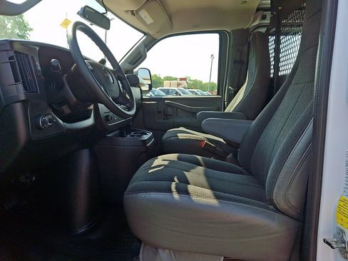 Used 2025 GMC Savana 2500 w/ Driver Convenience Package RWD image 12