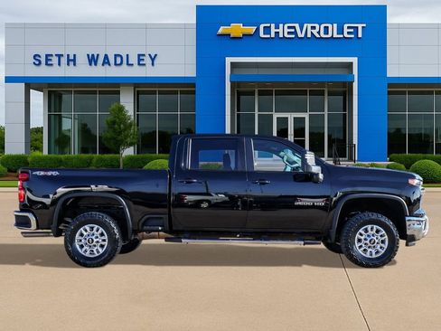 Used 2025 Chevrolet Silverado 2500 LT w/ Convenience Package AWD/4WD image 8