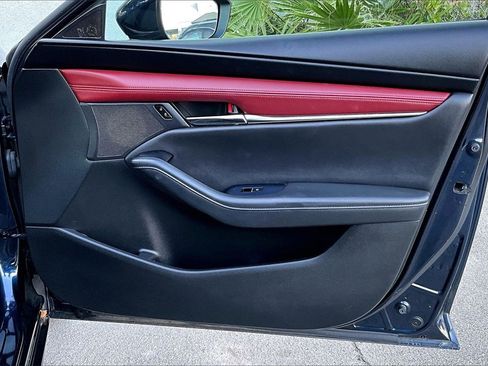 Used 2019 MAZDA MAZDA3 Hatchback image 27