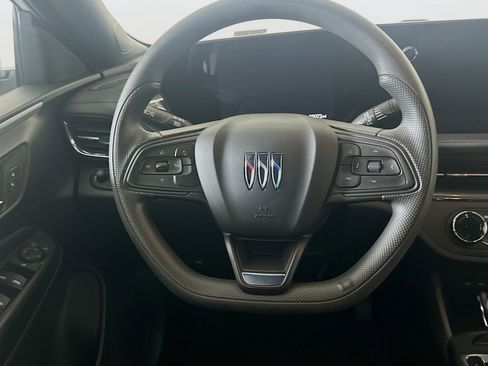 Used 2025 Buick Envista Preferred image 17