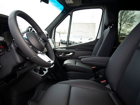 New 2026 Mercedes-Benz Sprinter 2500 image 13