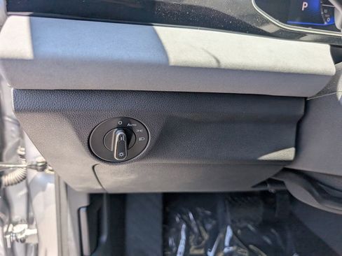 New 2025 Volkswagen Jetta SE image 19